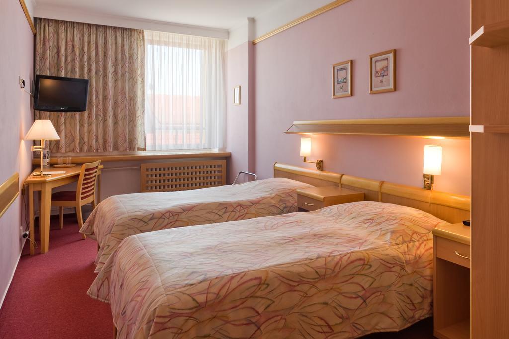 Akademie A Depandance Jarmila Hotel 4*