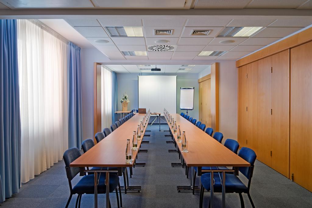 Akademie A Depandance Jarmila 4* Velké Bílovice