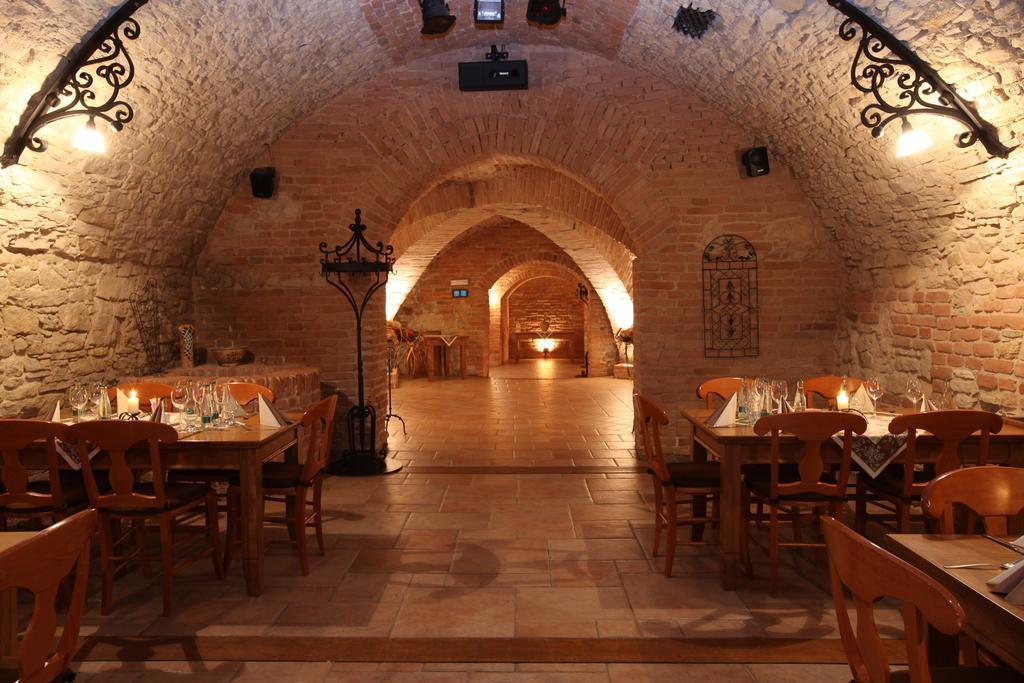 Hotel Akademie A Depandance Jarmila 4*