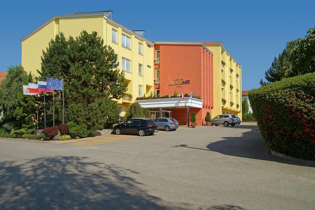 Hotel Akademie A Depandance Jarmila 4*