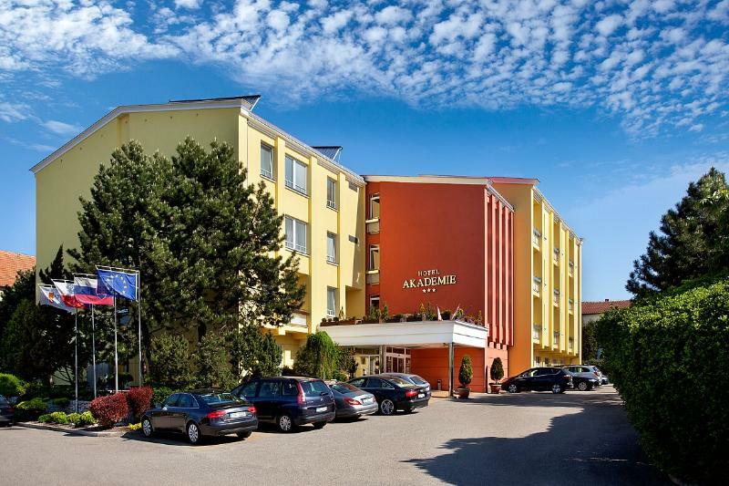 Akademie A Depandance Jarmila Hotel 4*